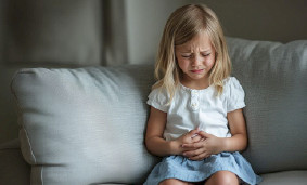 Что вызывает боли в животе у младенцев? Что вызывает боли в животе у младенцев?