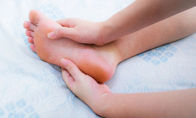 Почему возникает онемение в стопах? Каковы причины онемения стоп и пальцев ног? Почему возникает онемение в стопах? Каковы причины онемения стоп и пальцев ног?